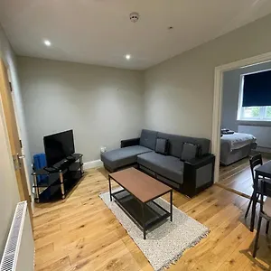 Lovely 1 Bedroom With On Street Parking Appartement